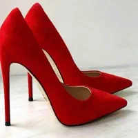 تعدادی کفش زنانه