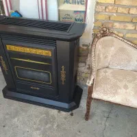 بخاری شومینه بزرگ گازی در حد صفر است وکاملا سالم