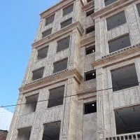 خانم آشنا به رشته ساختمان و معماری