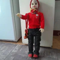 عروسک بزرگ ویترین