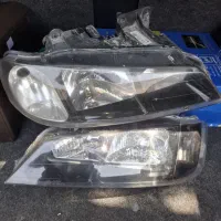 یک جفت چراغ جلو پارس داخل مشکی