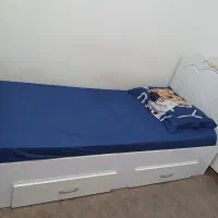 تخت و تشک یه نفره در حد نو