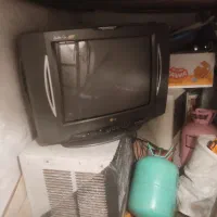 یک دستگاه تلویزیون ۲۱ و یک عدد کولر آبی