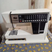 یک عددچرخ ژانومه ومیزش باصندلی