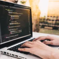 استخدام برنامه نویس وب کازرون