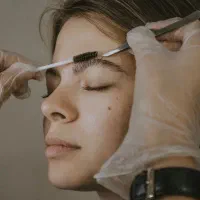 اصلاح ابرو+اصلاح صورت به همراه شیو