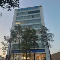 خدمات کار درارتفاع راپل شستشو نما پیچ و رولپلاک