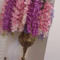 گل آبشاری و گلدان برنز