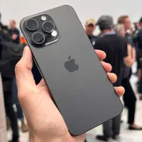 آیفون 15 pro رنگ مشکی خیلی تمیز