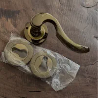 دستگیره و قفل دوتیکه و پلاک