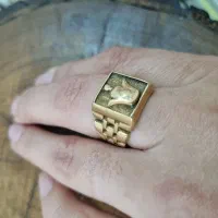 انگشتر تاج نشان