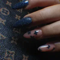 کاشت ناخون