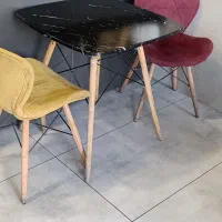 میز و صندلی در حد نو