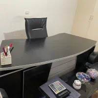 میز مدیریت و میز کارمندی