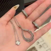 انگشتر و گردنبند نقره