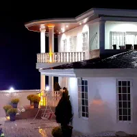کاخ جنگی استخردار