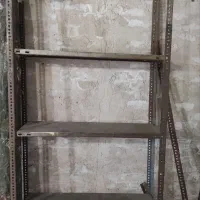 تعدادی قفسه