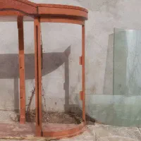 شیشه ویترین چوبی
