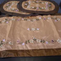 رومیزی ساتن روبان دوزی قیمت قدیم