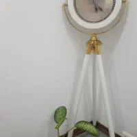 ساعت پایه دار