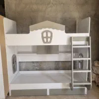 تخت دو طبقه نردبانی طرح کلبه