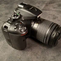 دوربین Nikon D5300 + لنز 18-55mm + لوازم جانبی