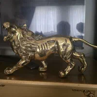 شیر برنزی