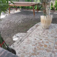 میز غذاخوری ۸نفره کاملا سالم و تمیز