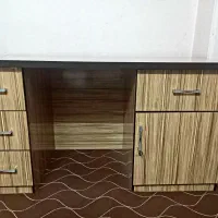 میز تحریر و اداری