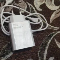 یک عدد شاژر فست شارژ 33 وات با کابل