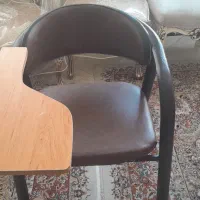 صندلی دسته دار دانشجویی و نماز