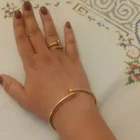 دستبند طلا باز شو طرح میخ نو با سایز منعطف