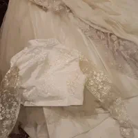لباس عروس سالم قیمت مناسب کلن تو کمد بوده
