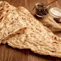 فروشنده در تولیدی نان