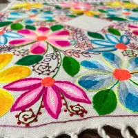 رومیزی عسلی دست‌دوز