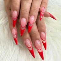 استخدام ناخنکار طراح حرفه ای مژه کار پدیکوریست