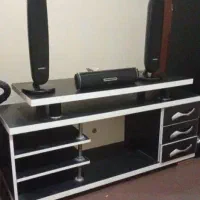 باند سامسونگ و میز تلویزیون باهم