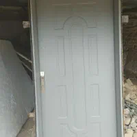 درب اتاق درحد نو.کامل با قفل چهار چوب اهنی