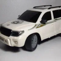 ماشین اسباب. بازی تیوتا لندکروز بزرگ