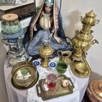 سماور برنجی و لوازم به جز جا اسپندی و قابلمه مسی