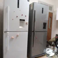 یخچال  نقره ای و سفید درحدنو کم کارکرده باضمانت