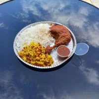ظرفشور و کارگر ساده با جای خواب و غذا