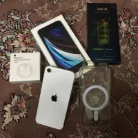 آیفون se2020