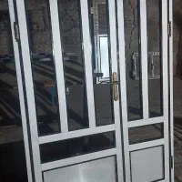 درب و پنجره آلومینیوم  نوساز جنس نقره‌ای و مشکی