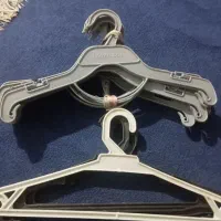 چوب لباس پلاستیکی ۲تومن