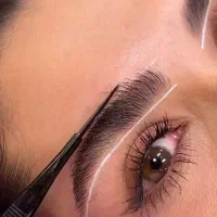 آموزش تخصصی اصلاح ابرو صورت ویژه خانمها