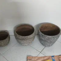 سه عدد گلدان سفالی قطر ۱۷ و۲۵و۲۶