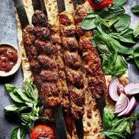 به صندوق دار خانوم نیازمندیم