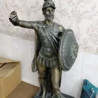 مجسمه یک متر