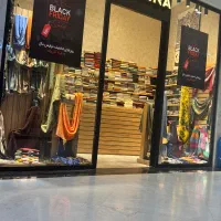 فروشنده شال و روسری خانم